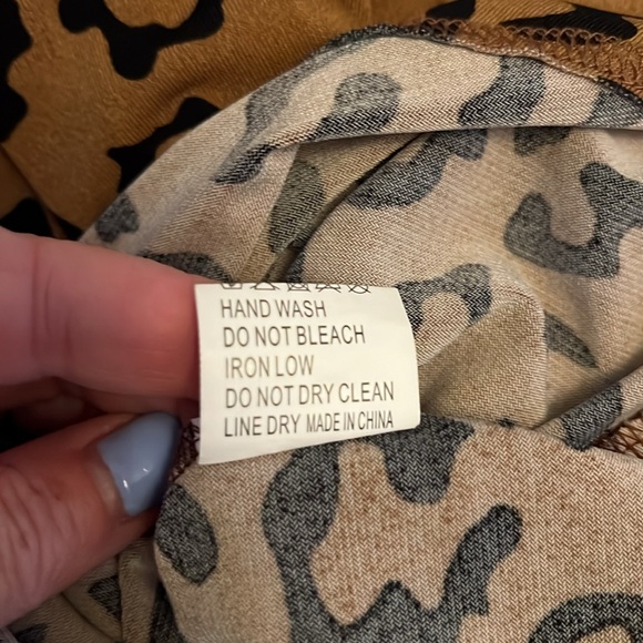 Tickled Teal Leopard Top - Picture 5 of 5